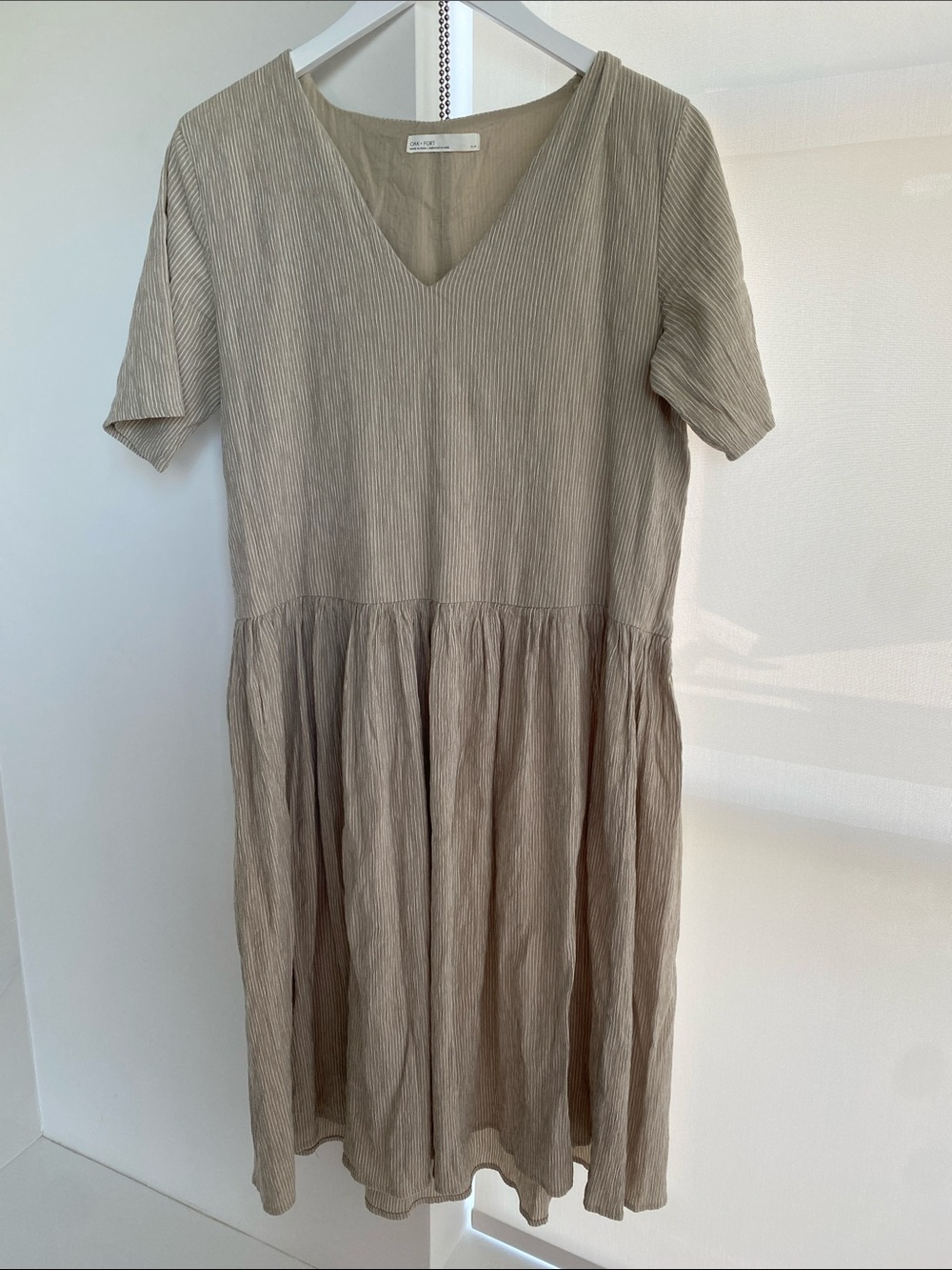OAK + FORT Grey Sage Green Seersucker Stripe V-Neck Short Sleeve Dress Small